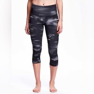 Old Navy Active Black Gray Cropped Capri Workout Leggings Women’s Size S